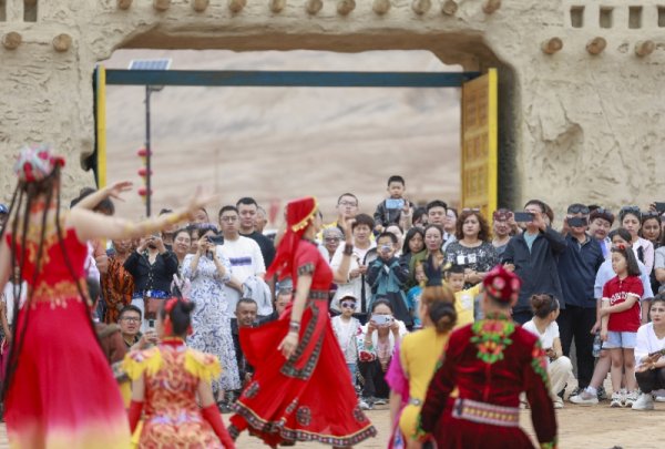 宏泰配资 多地晒五一旅游数据，广东13家红色景区迎客77.4万人次